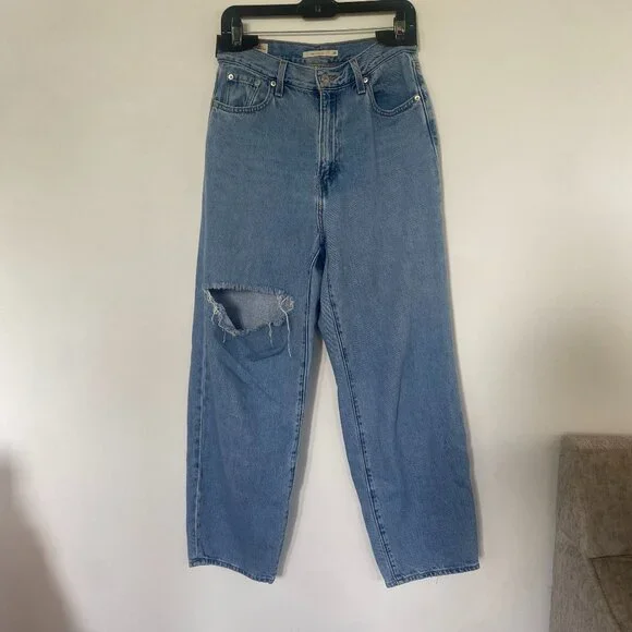 Levi Women's Cropped Balloon Jeans - Picture 3 of 4